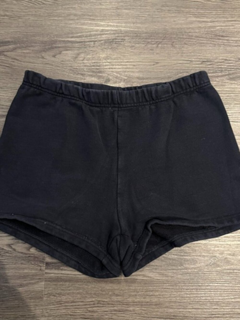 ARITZIA-TNA SWEATFLEECE SHORT